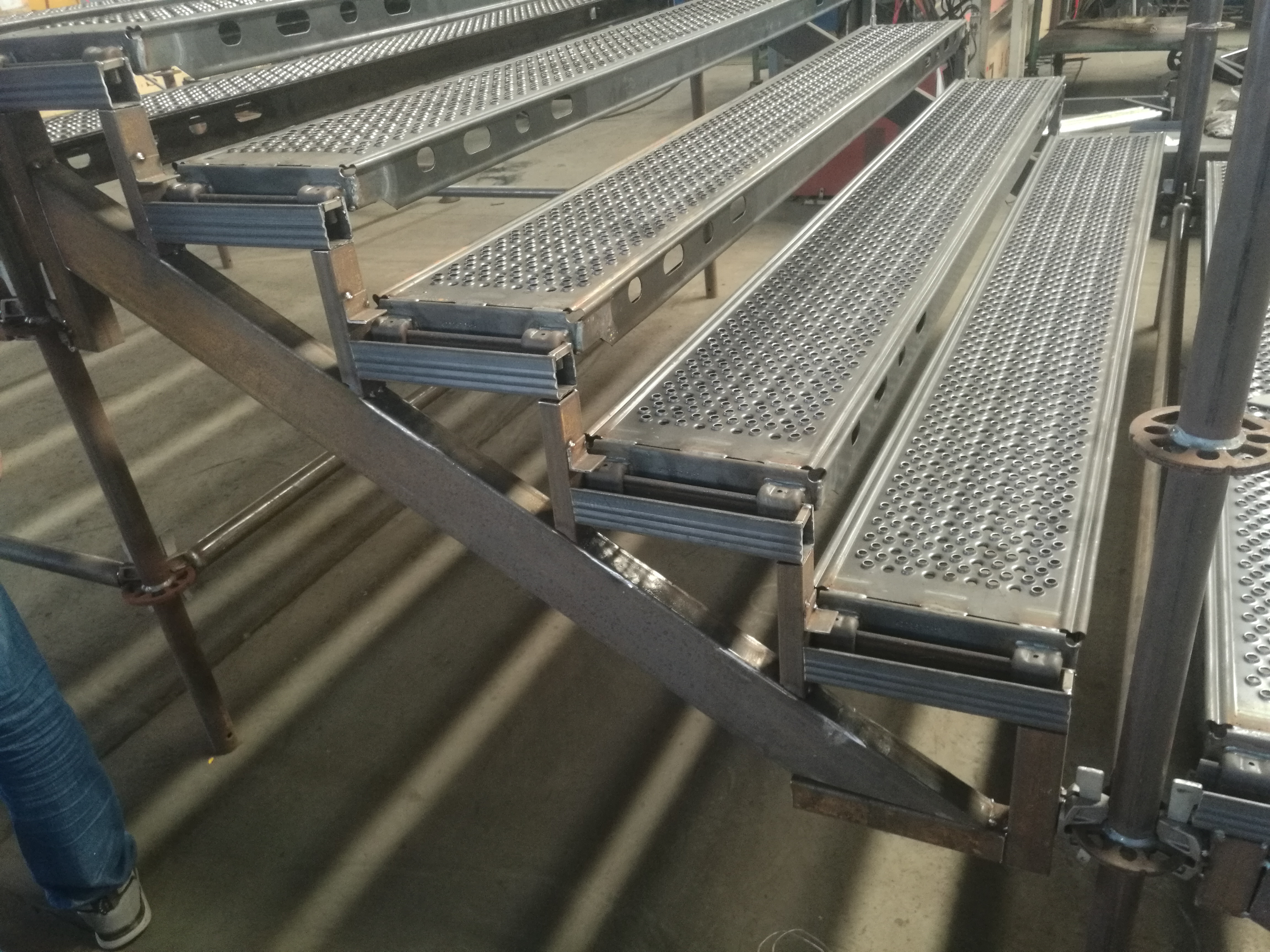 steel planks scaffold impalcatura in assi di acciaio