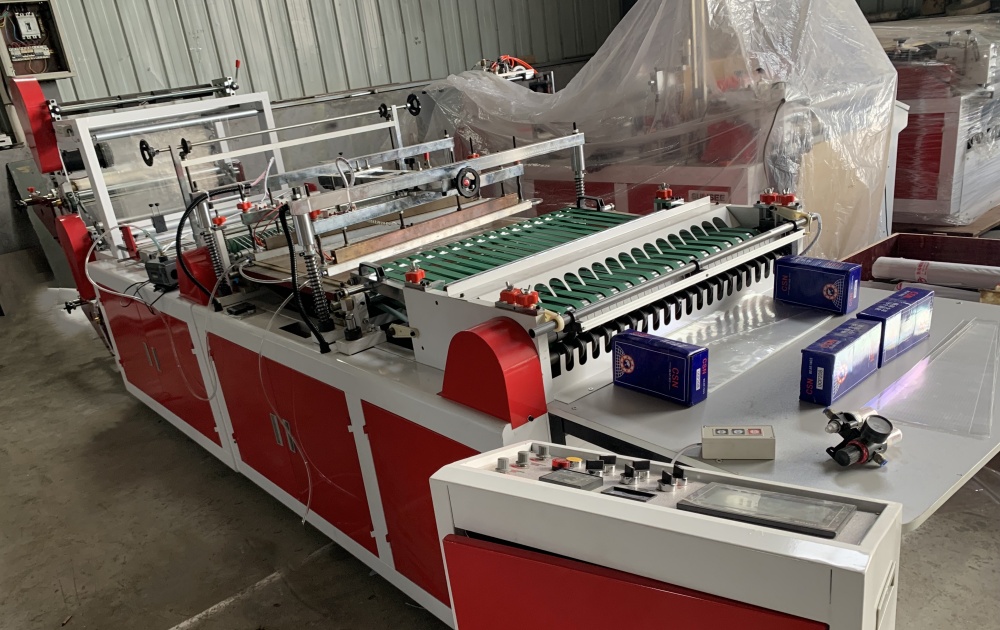 flower bag making machine stroj na výrobu plastových sáčků na květiny