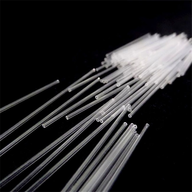 Miniature fused silica glass tube Tubo in miniatura in vetro di silice fusa