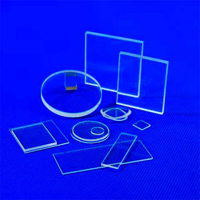 High light transmittance fused silica glass plate لوحة زجاج السيليكا المنصهرة ذات نفاذية عالية للضوء