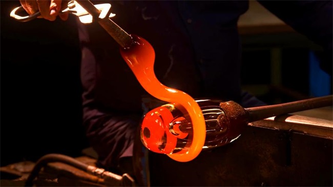 Grinding and processing of quartz glass طحن ومعالجة زجاج الكوارتز
