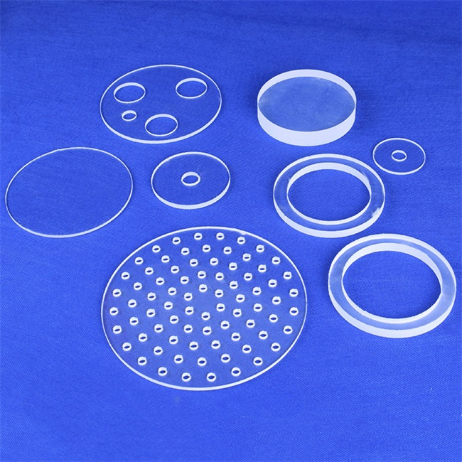 Laser drilling transparent quartz glass sheet Lastra di vetro al quarzo trasparente forata al laser