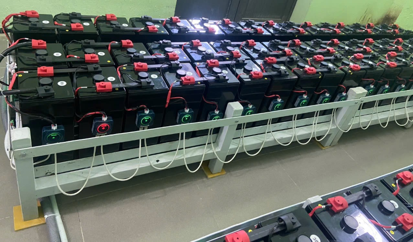 Battery-Monitoring-System ꯕꯦꯠꯇꯔꯤ-ꯃꯣꯅꯤꯇꯔꯤꯡ-ꯁꯤꯁ꯭ꯇꯦꯝ꯫