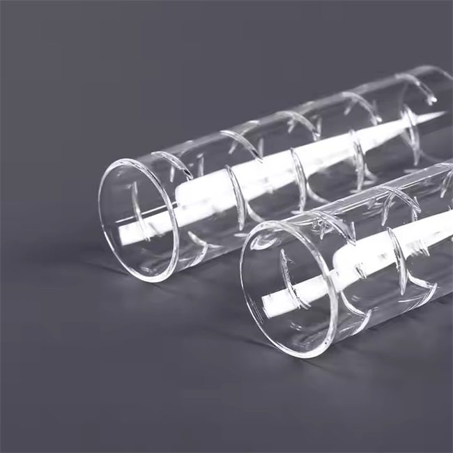 Fournisseur de tube en verre de quartz fondu transparent en spirale à paroi intérieure