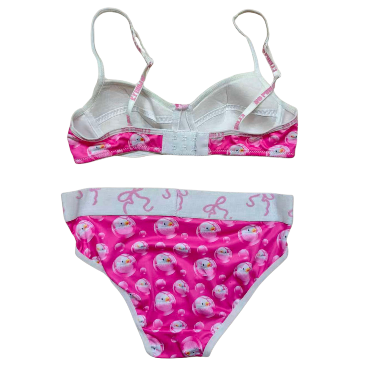 undie (22) melepaskan (22)