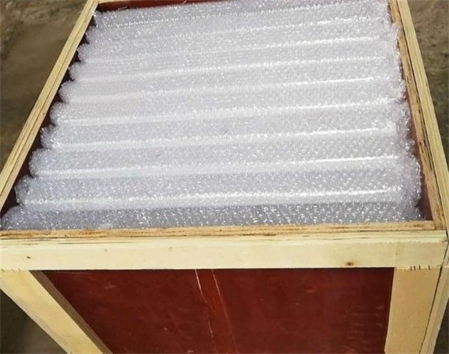 Solid transparent quartz ingot seller Vendeur de lingots de quartz transparent solide