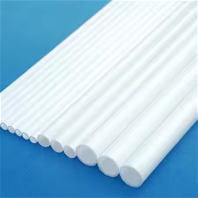 Opaque white fused silica glass tube أنبوب زجاجي من السيليكا المنصهر باللون الأبيض غير الشفاف