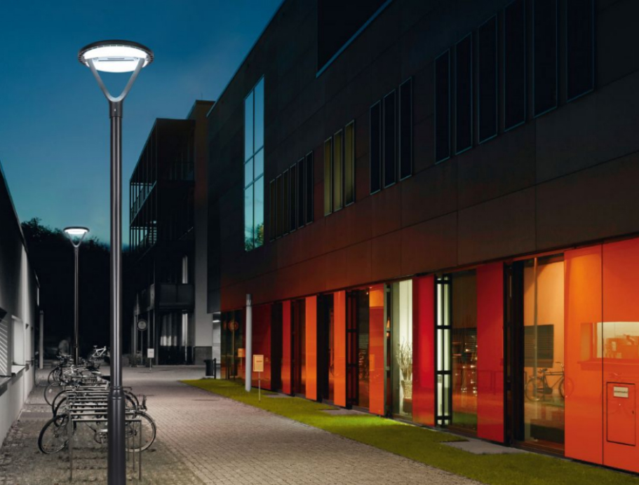 太阳能行人灯超级月亮