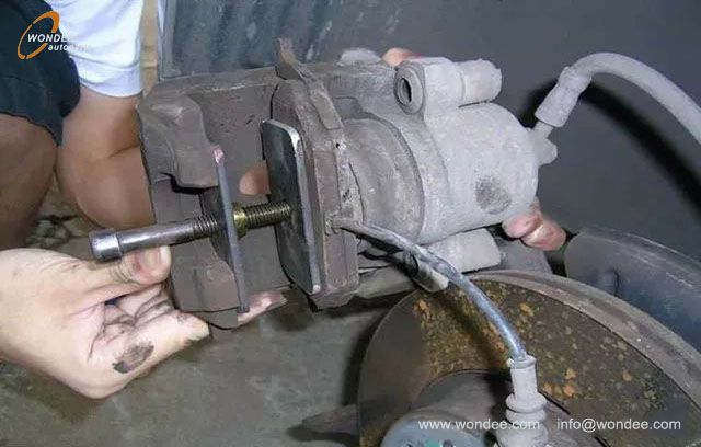 brake pads (1)