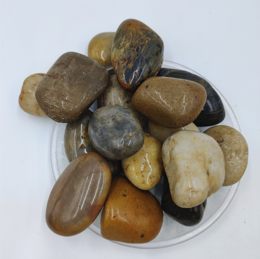 Smooth Pebbles for Home and Garden Decoration حصى ناعمة لتزيين المنزل والحديقة