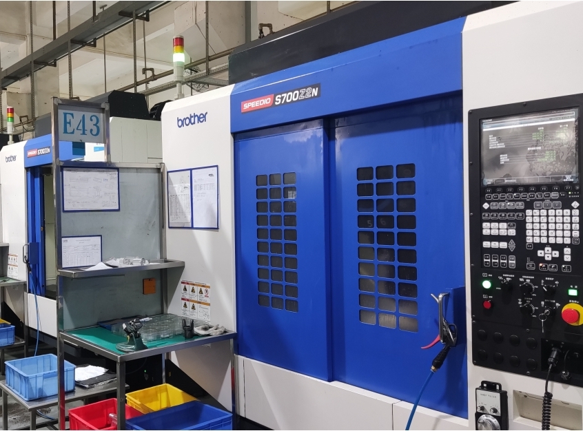 មជ្ឈមណ្ឌលម៉ាស៊ីន CNC