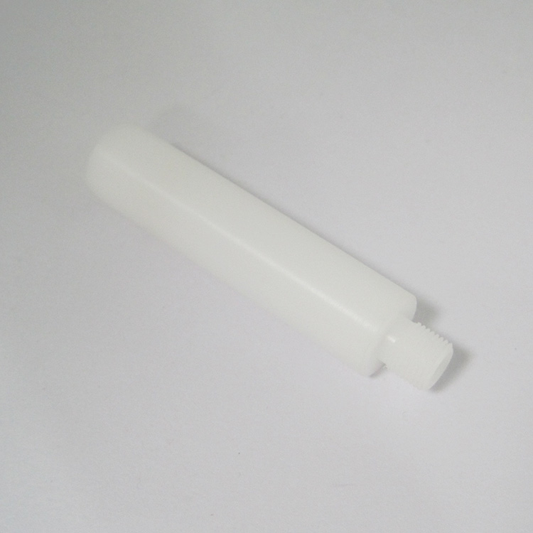 tija de plastic