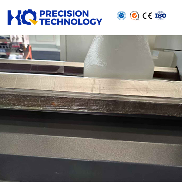 Токарный станок с наклонной станиной CHY6150