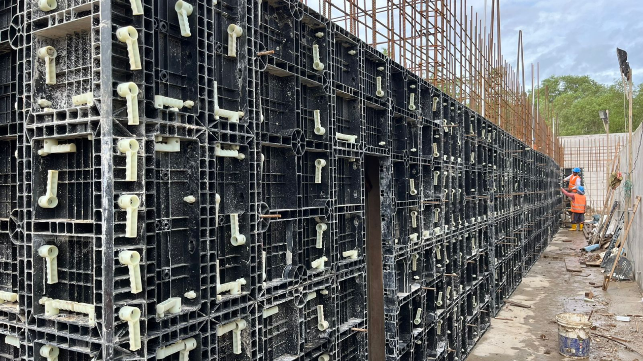 Përdorimi i formave plastike nga formimi i formave të Lianggong për mbajtjen e ndërtimit të murit