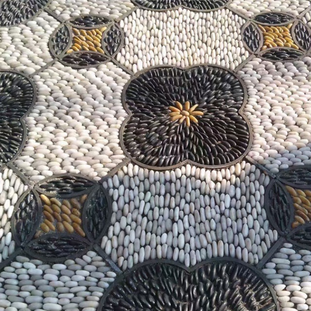 Smooth Pebbles for Home and Garden Decoration حصى ناعمة لتزيين المنزل والحديقة