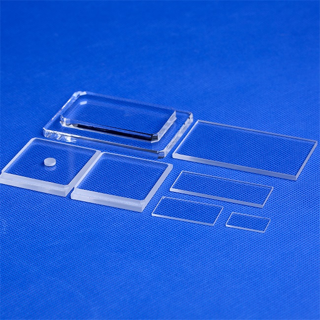 Ultrad&uuml;nne transparente Quarzglasplatte