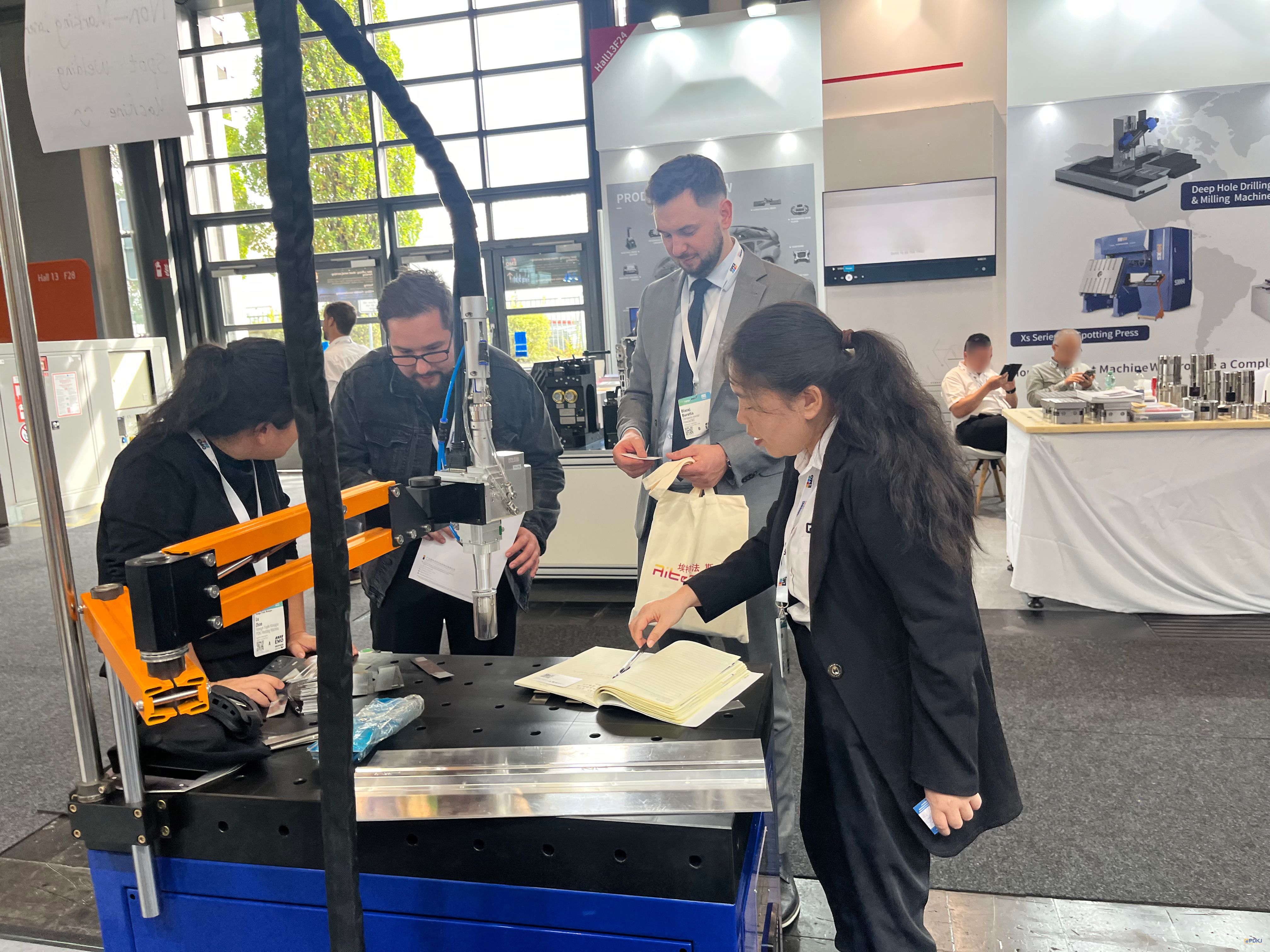 e18434762d53ae03956644f637413186