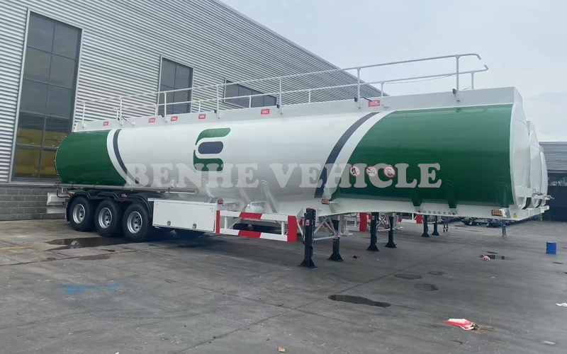 Remolque cisterna de combustible de 45000 litros