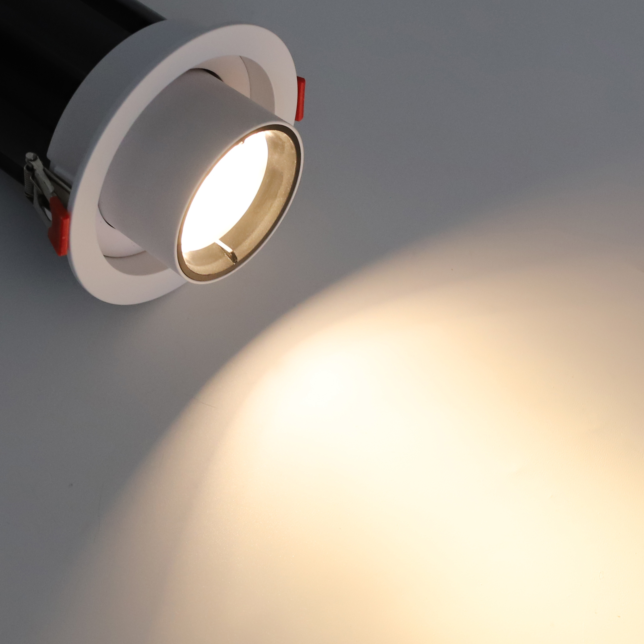 LTH2410-10LTH2420-15LTH2430-25LTH2440-30 发光