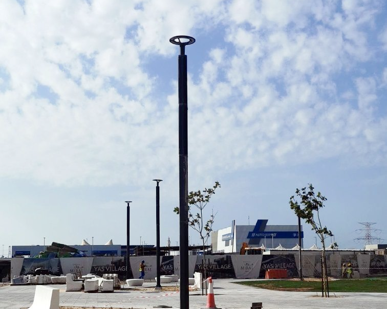 俄罗斯垂直太阳能 LED 花园灯