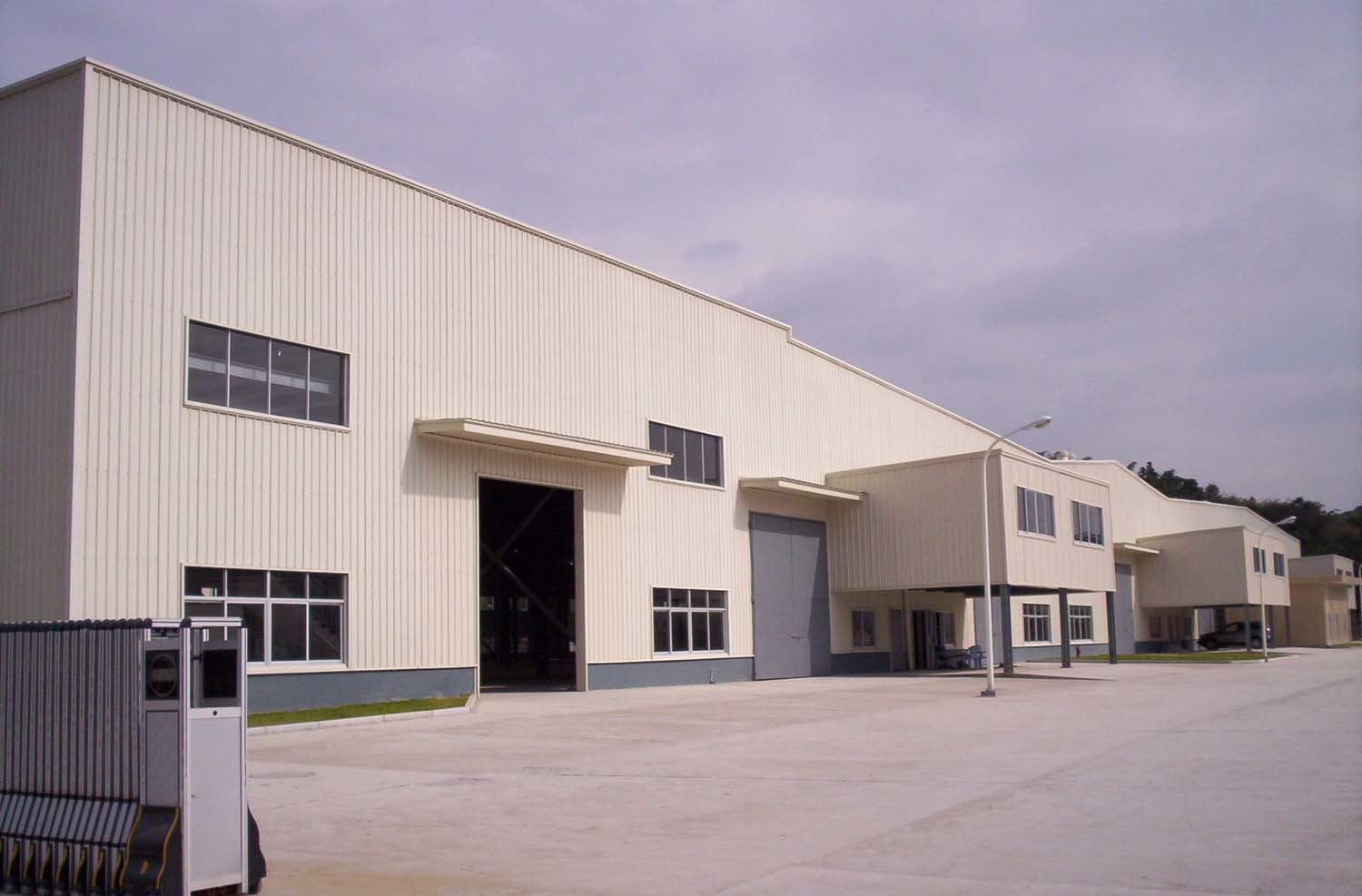 H-Steel-Prefabricated-Steel-Structure-Warehouse-Workshop-for-Chile-Market (2)