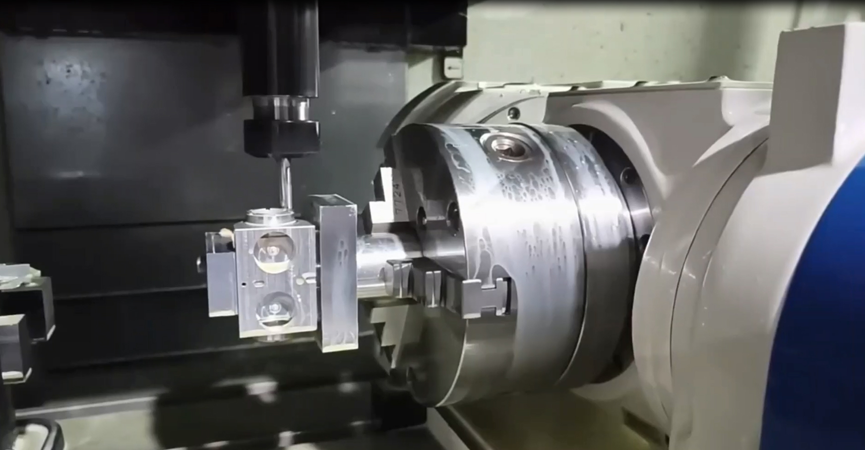 Gia c&ocirc;ng 4 trục