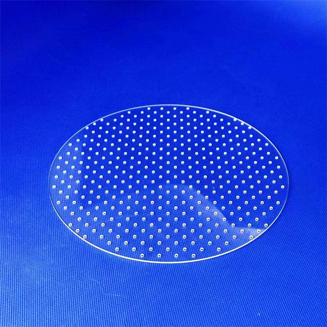 Fabrik f&uuml;r hochreine perforierte optische Quarzplatten