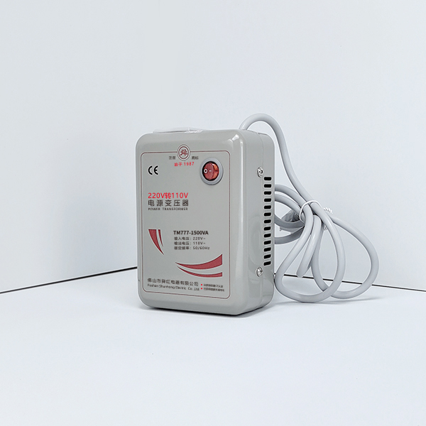 1500 VA Oboustrann&eacute; kř&iacute;žov&eacute; chlazen&iacute;-ventilace-v&yacute;stup